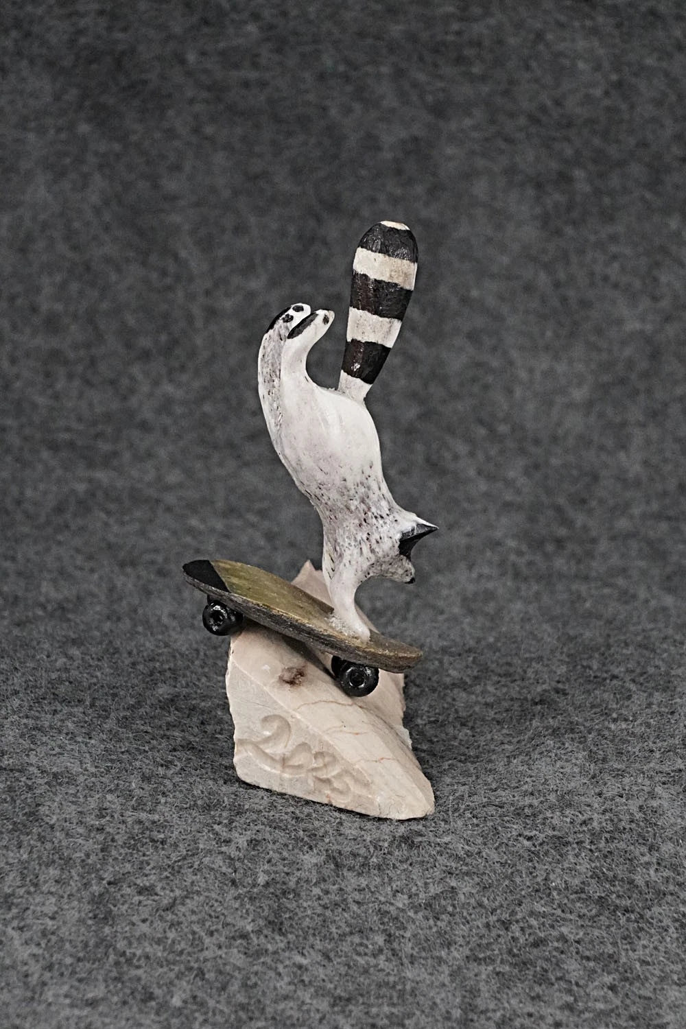 Raccoon Zuni Fetish Carving - Ruben Najara