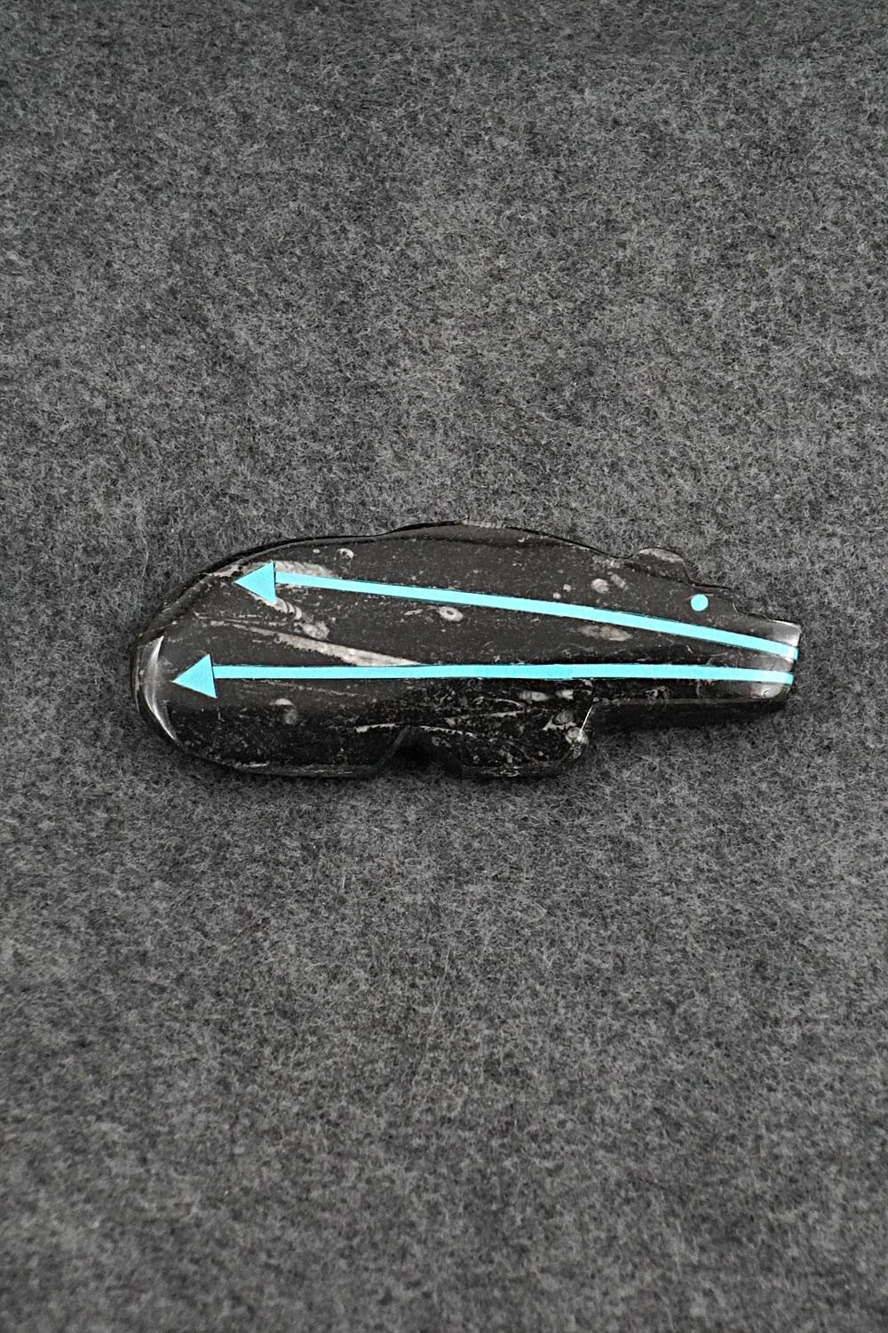 Bear Zuni Fetish Carving - Bernard Laiwakete