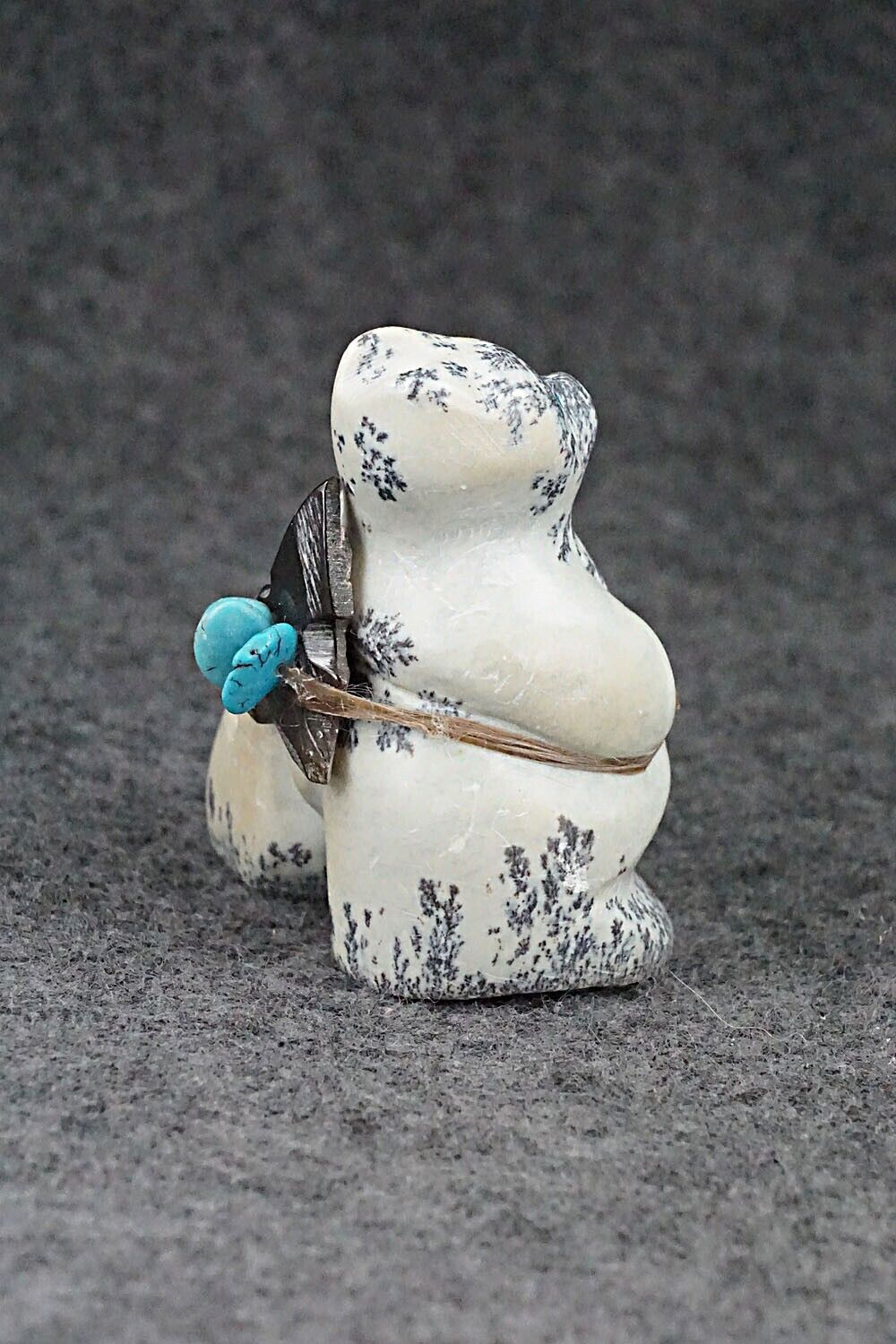 Bear Zuni Fetish Carving - Ariane Quam
