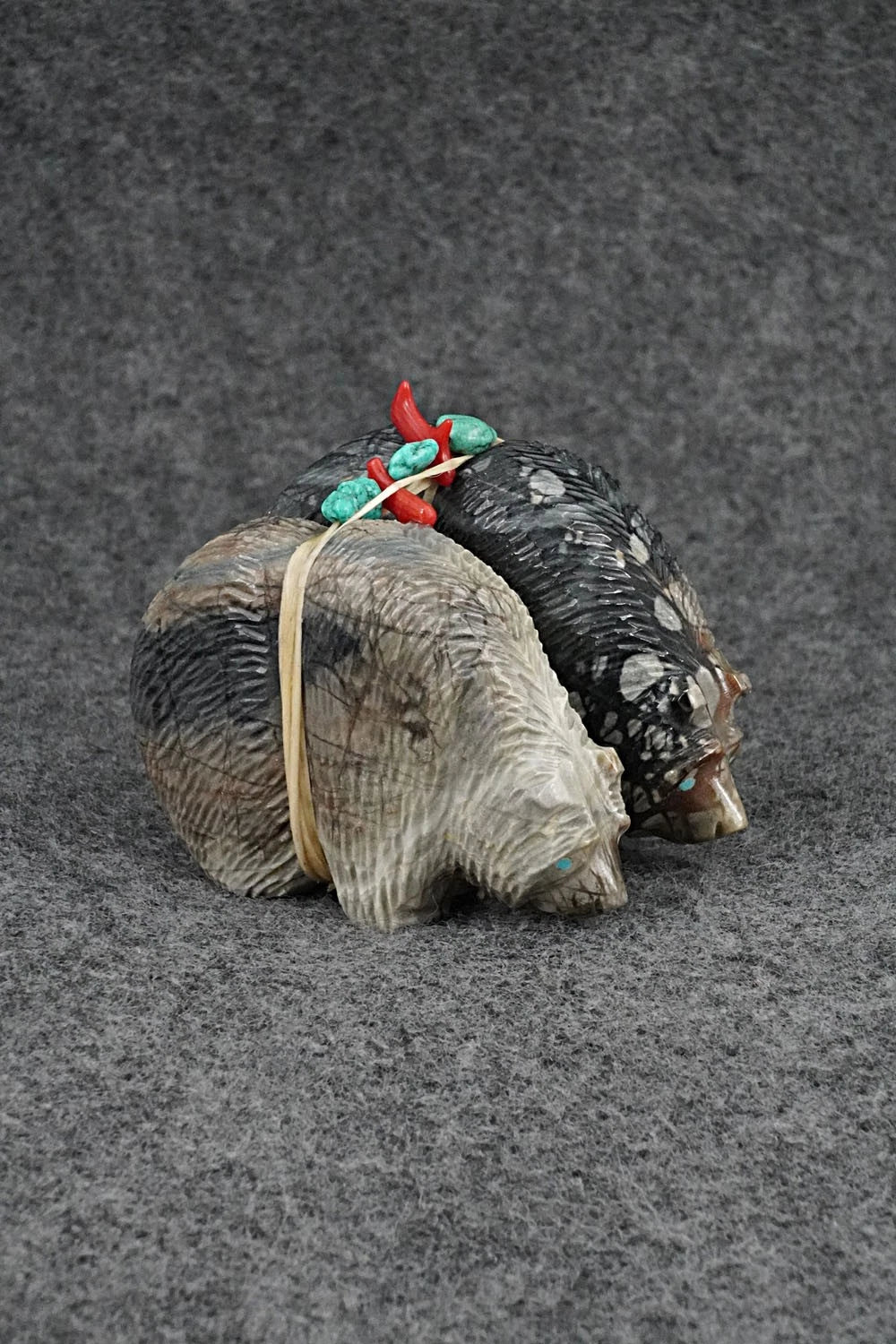 Bear Zuni Fetish Carving - Farlan & Paulette Quam