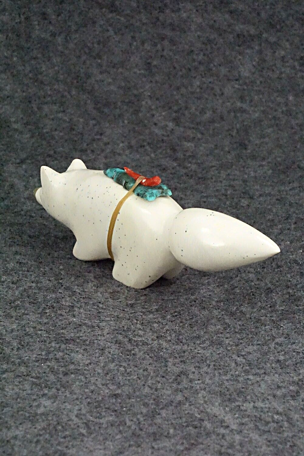 Wolf Zuni Fetish Carving - Enrike Leekya