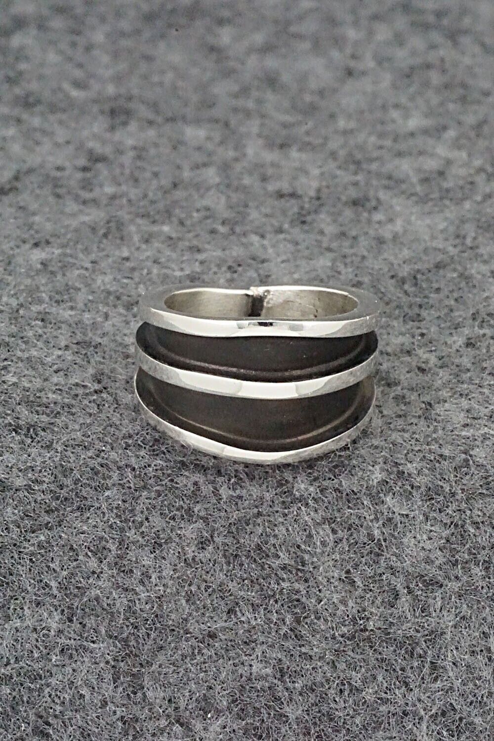 Sterling Silver Ring - Tom Hawk - Size 4.5