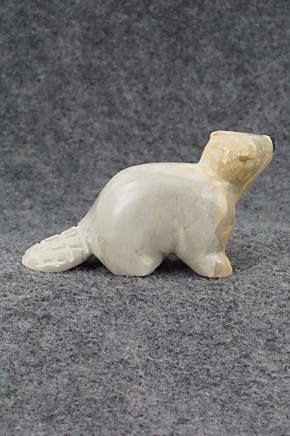 Beaver Zuni Fetish Carving - Enrike Leekya
