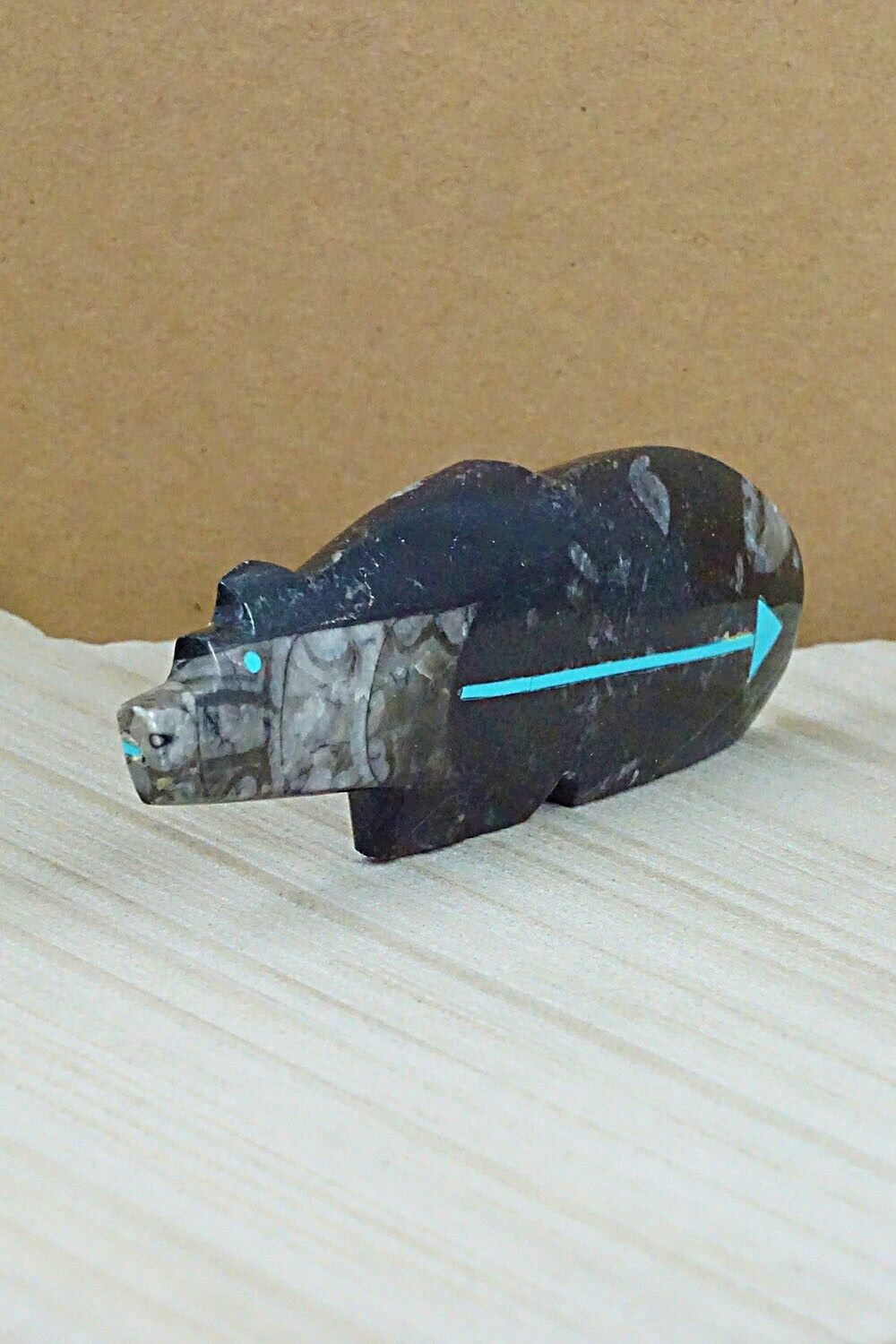 Bear Zuni Fetish Carving - Bernard Laiwakete