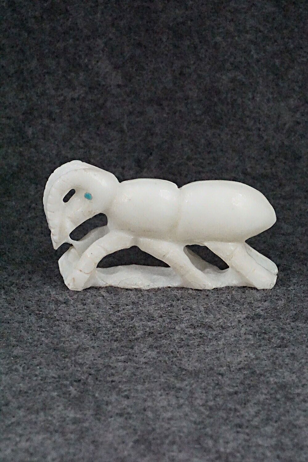 Ant Zuni Fetish Carving - Derrick Kaamasee