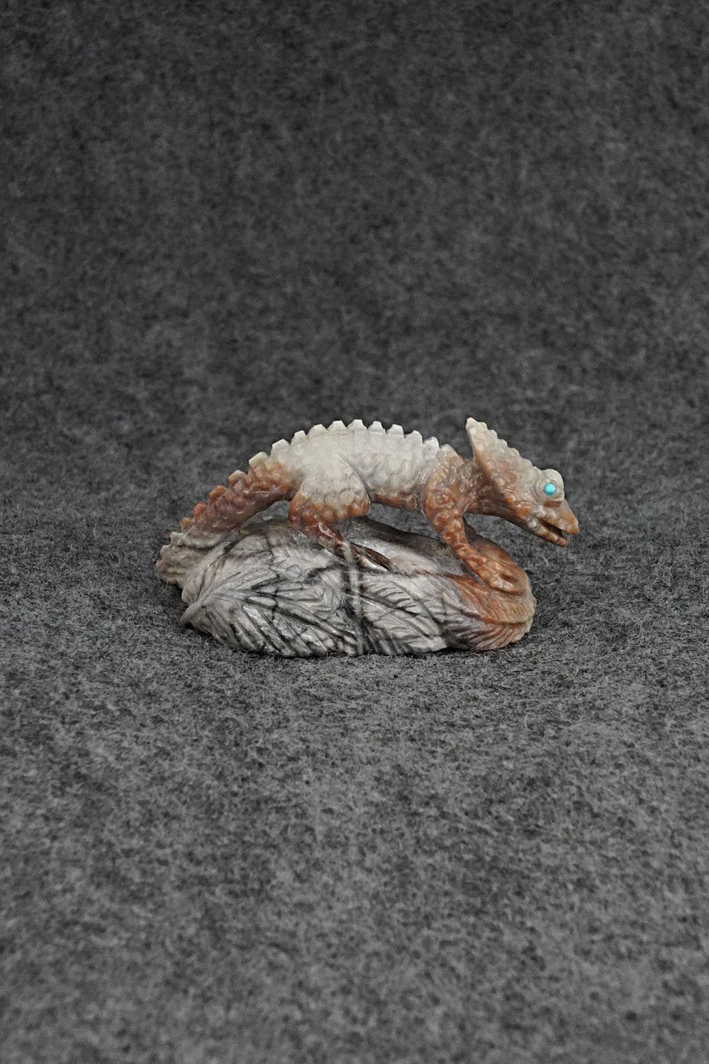 Chameleon Zuni Fetish Carving - Lance Cheama