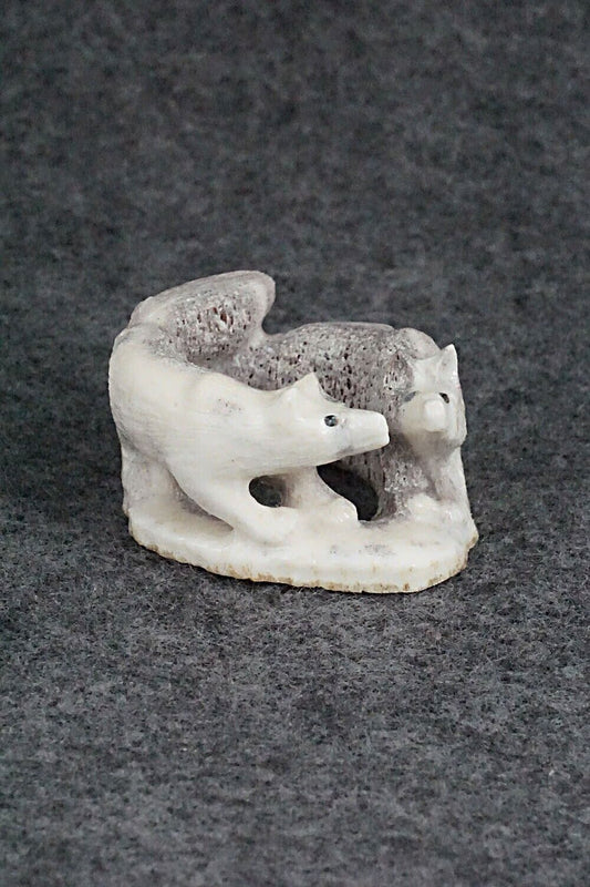 Wolf Zuni Fetish Carving - Maxx Laate