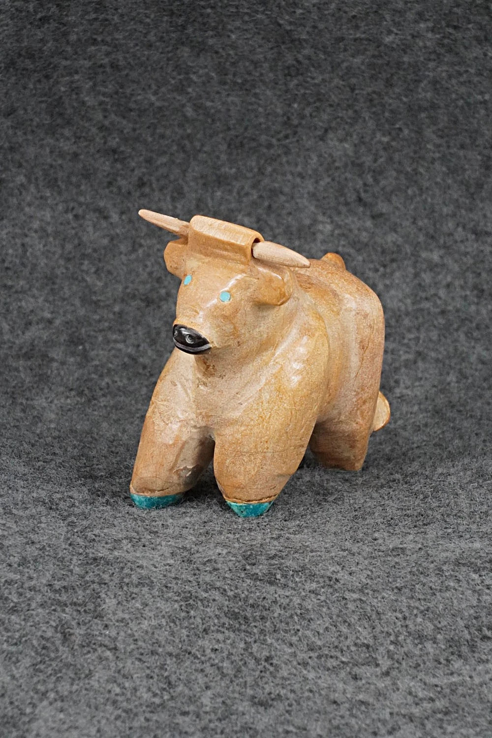 Bull Zuni Fetish Carving - Freddie Leekya