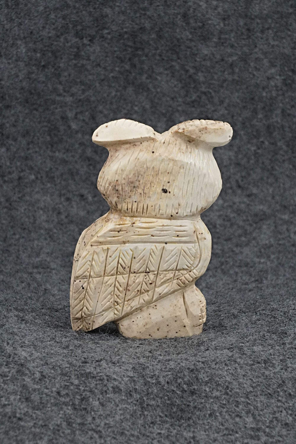 Owl Zuni Fetish Carving - Danette Laate