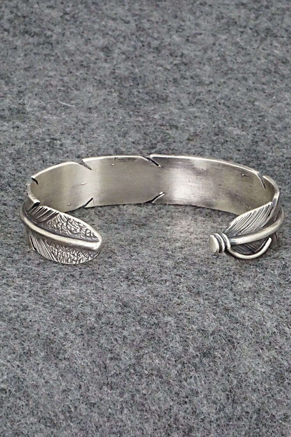 Spiny Oyster & Sterling Silver Bracelet - Raymond Coriz