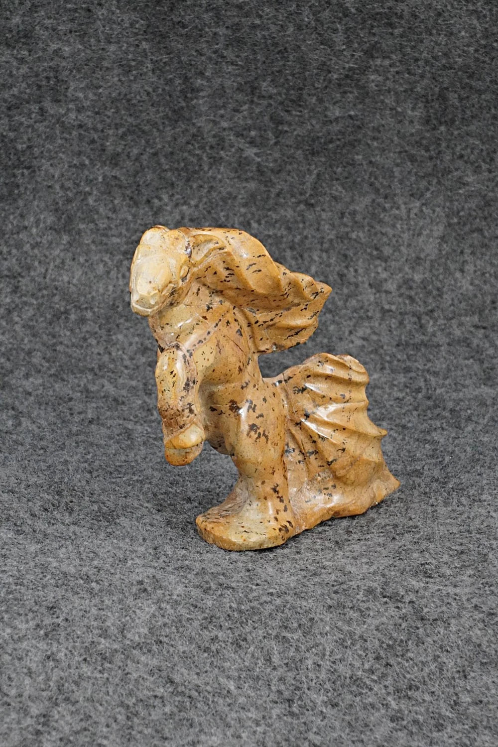 Horse Zuni Fetish Carving - Terrance Panteah