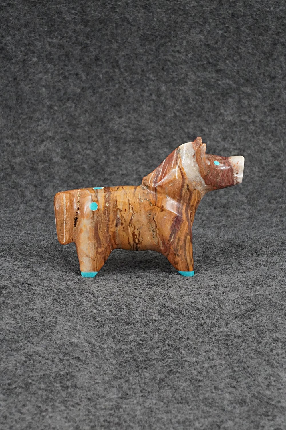 Horse Zuni Fetish Carving - Enrike Leekya