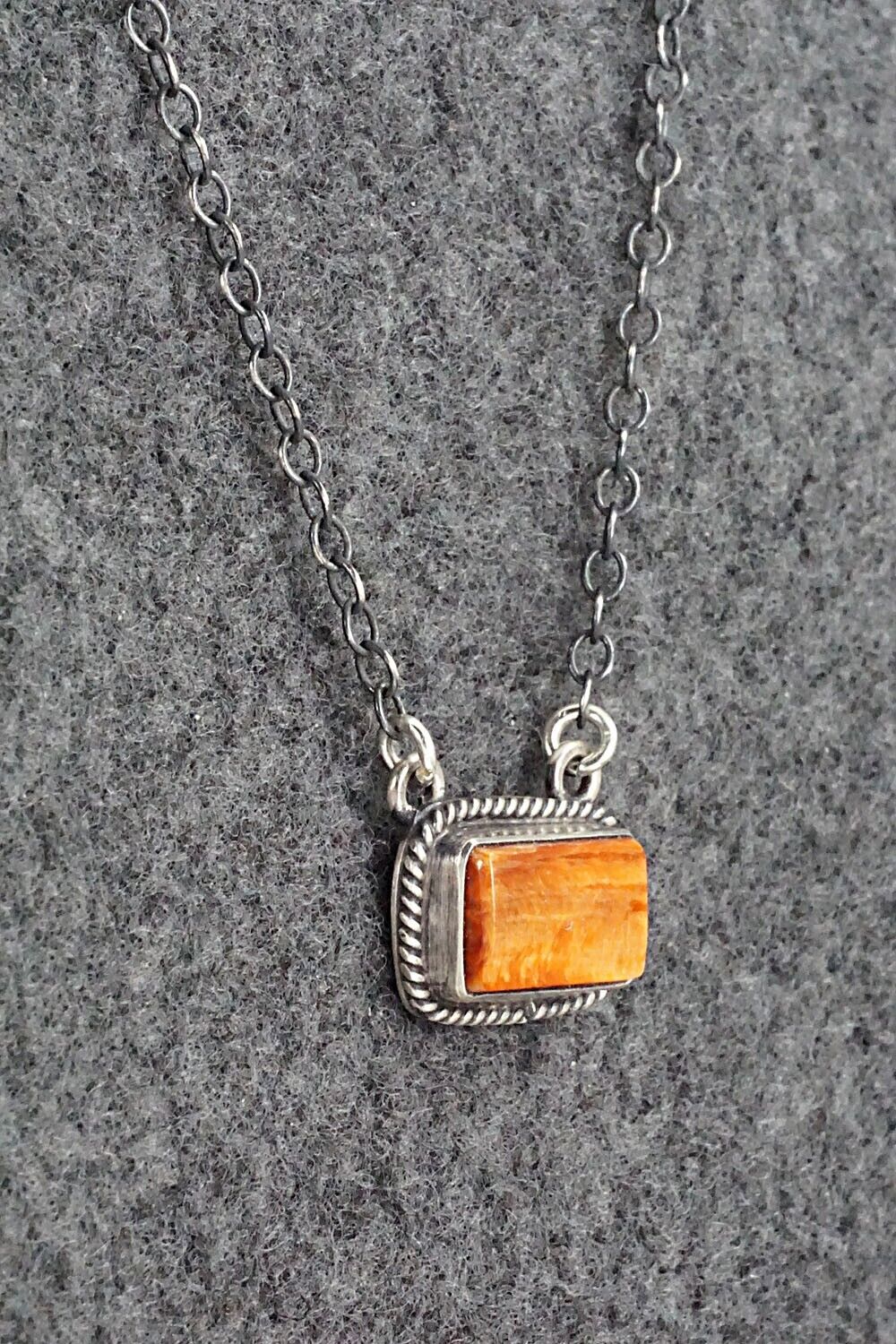 Spiny Oyster & Sterling Silver Necklace - Navajo