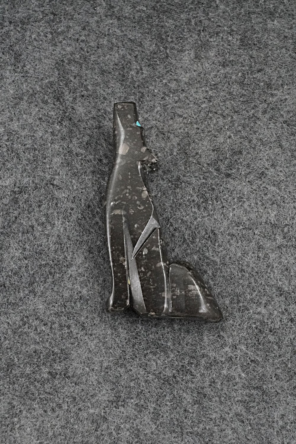 Wolf Zuni Fetish Carving - Donavon Laiwakete