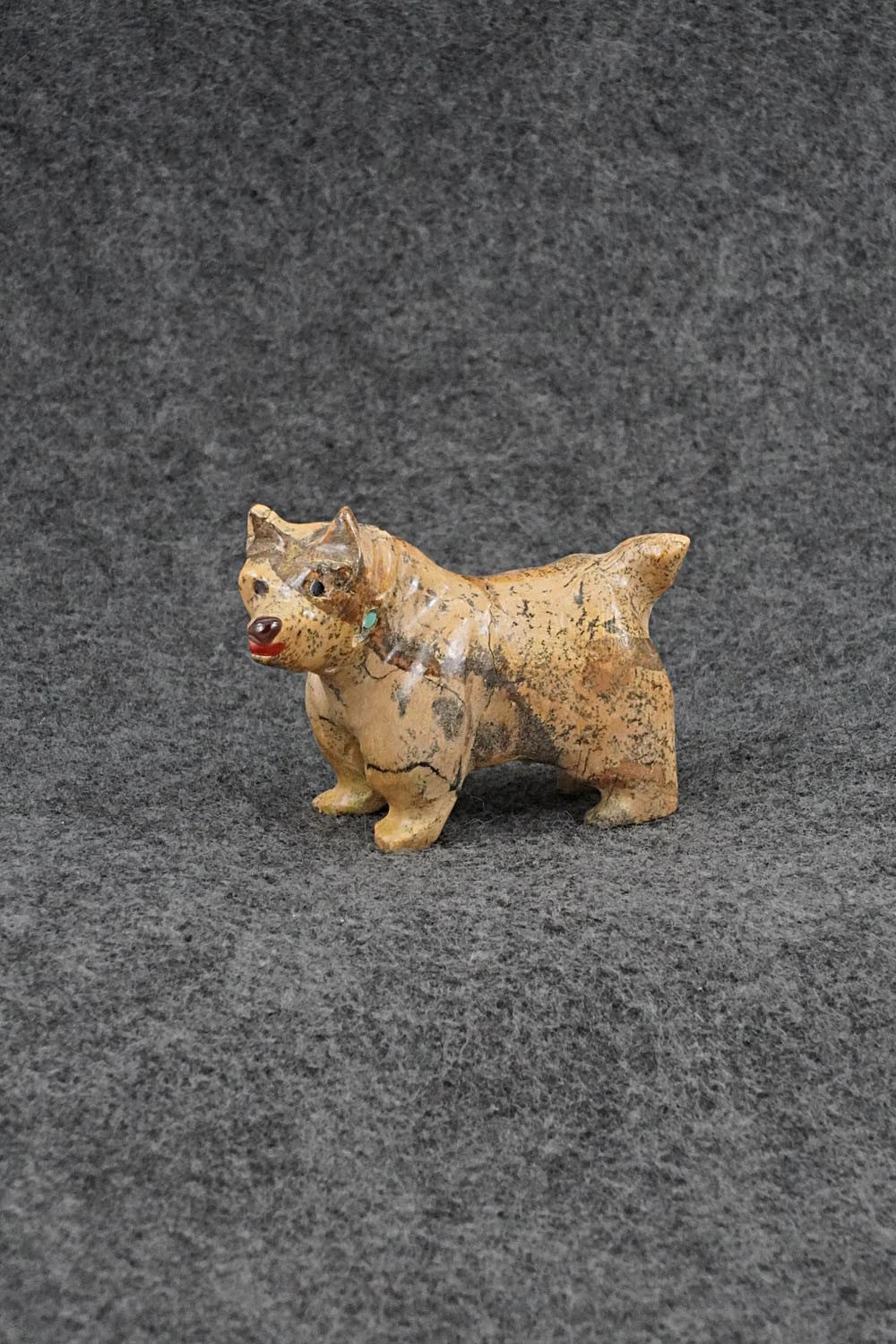 Dog Zuni Fetish Carving - Freddie Leekya