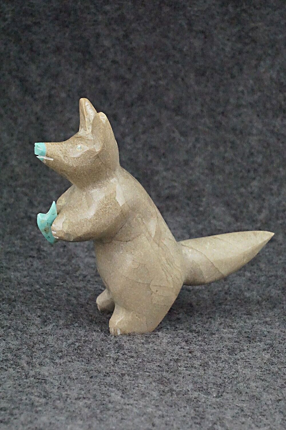 Fox Zuni Fetish Carving - Enrike Leekya