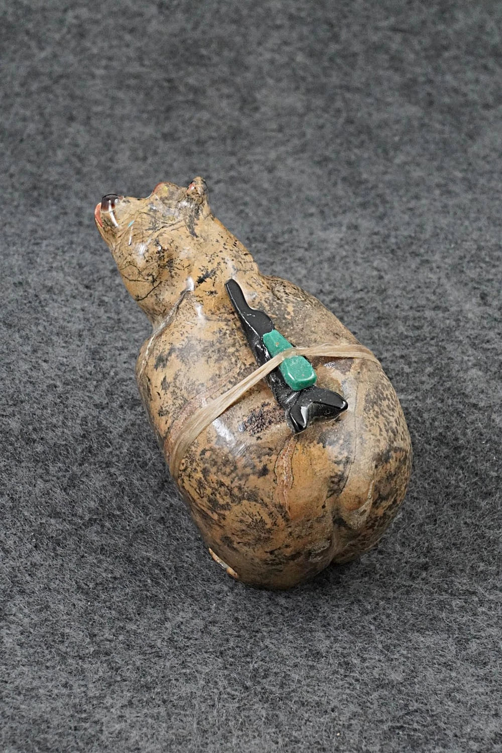Bear Zuni Fetish Carving - Freddie Leekya