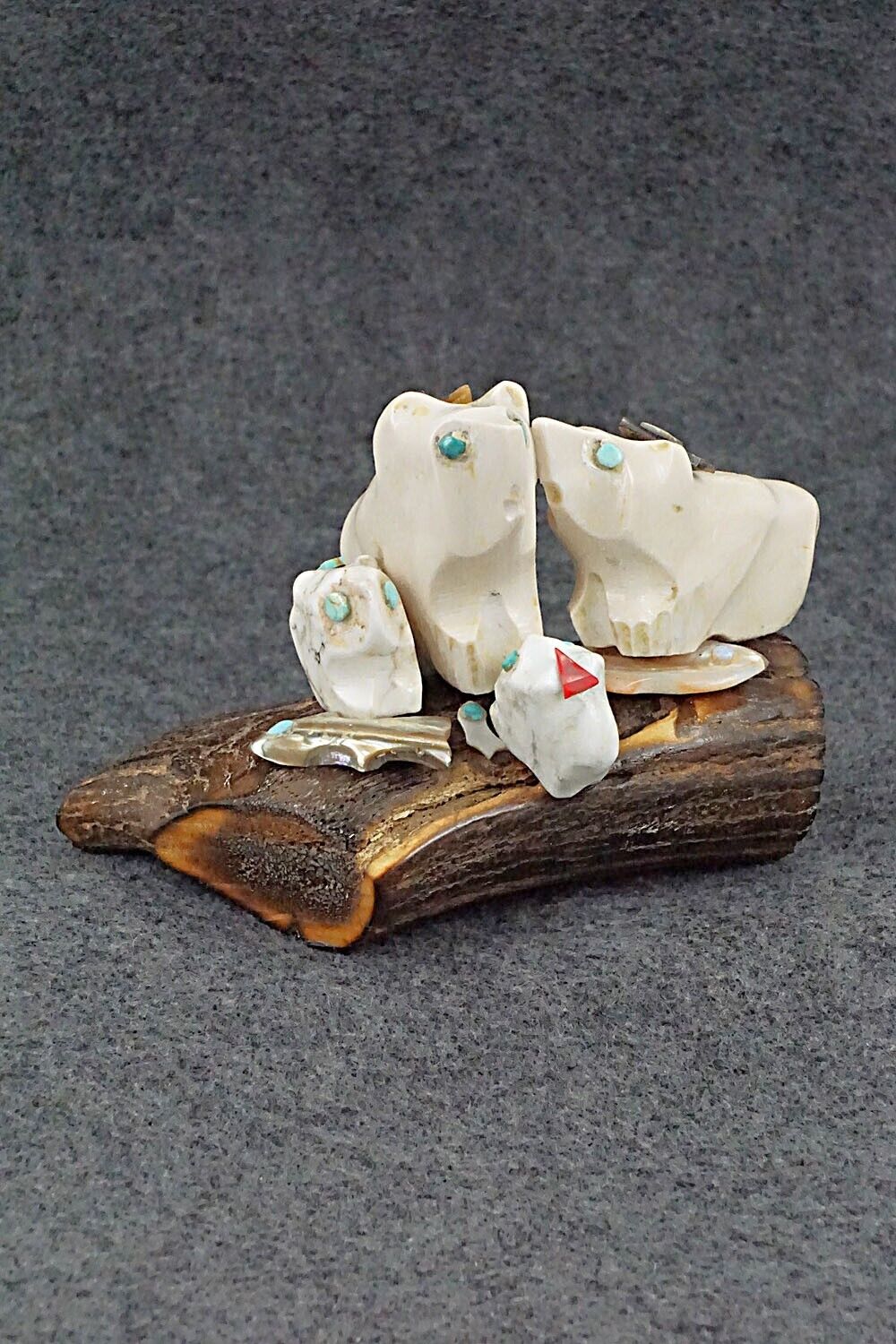 Bears and Cubs Zuni Fetish Carving - Della Haloo