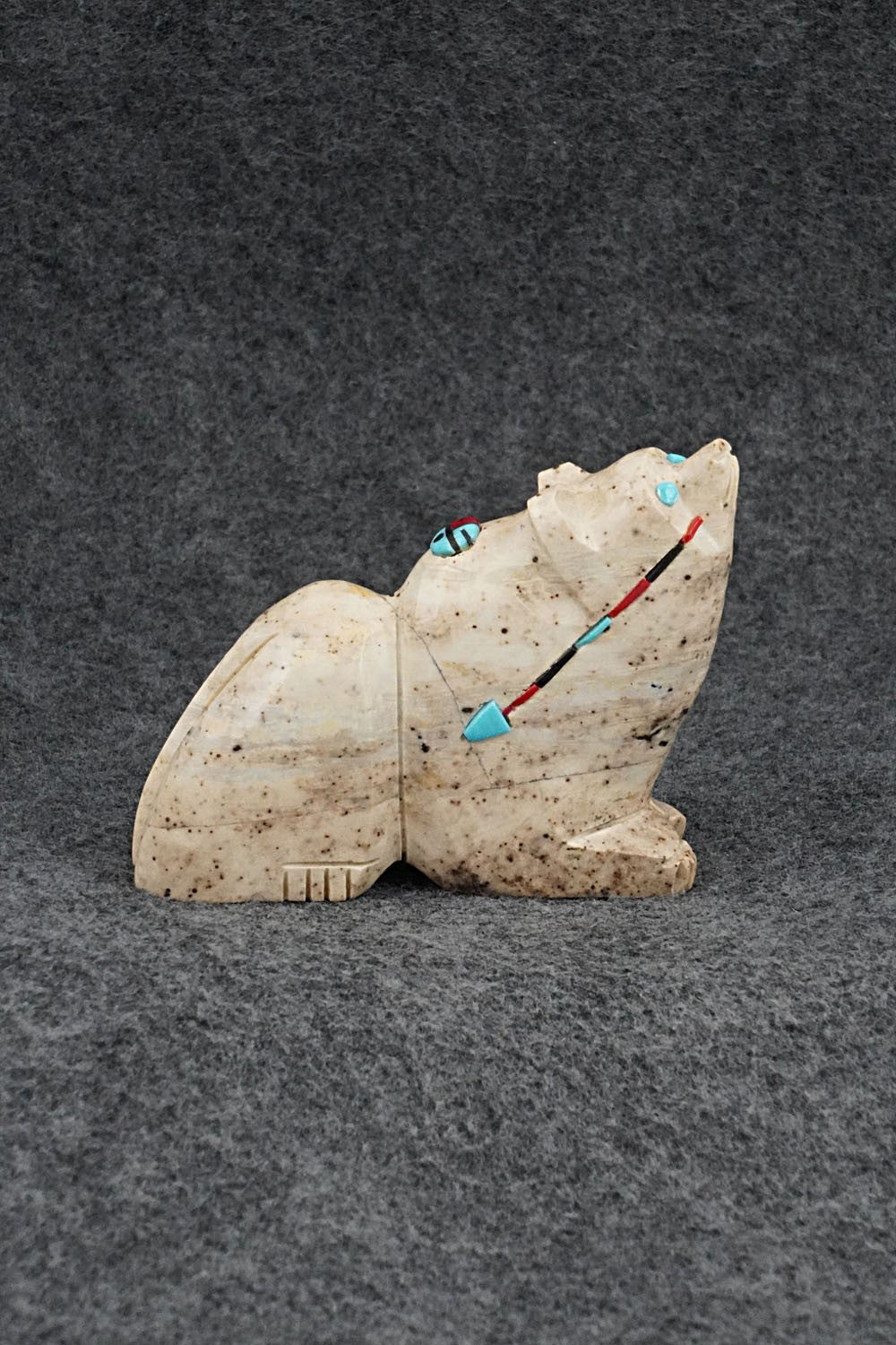 Bear Zuni Fetish Carving - Danette Laate