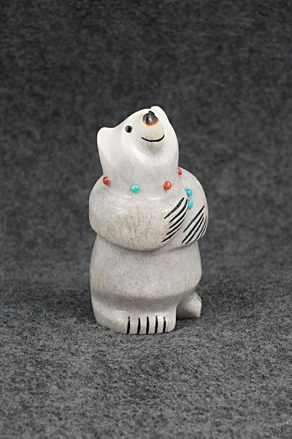 Bear Zuni Fetish Carving - Claudia Peina