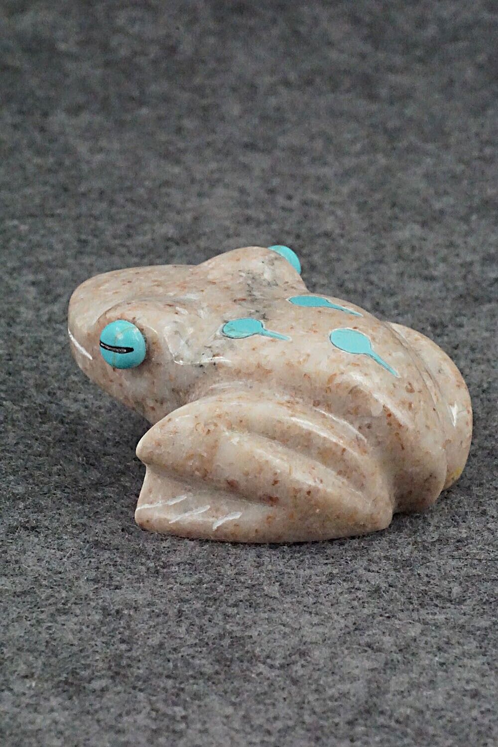 Frog Zuni Fetish Carving - Andres Lementino