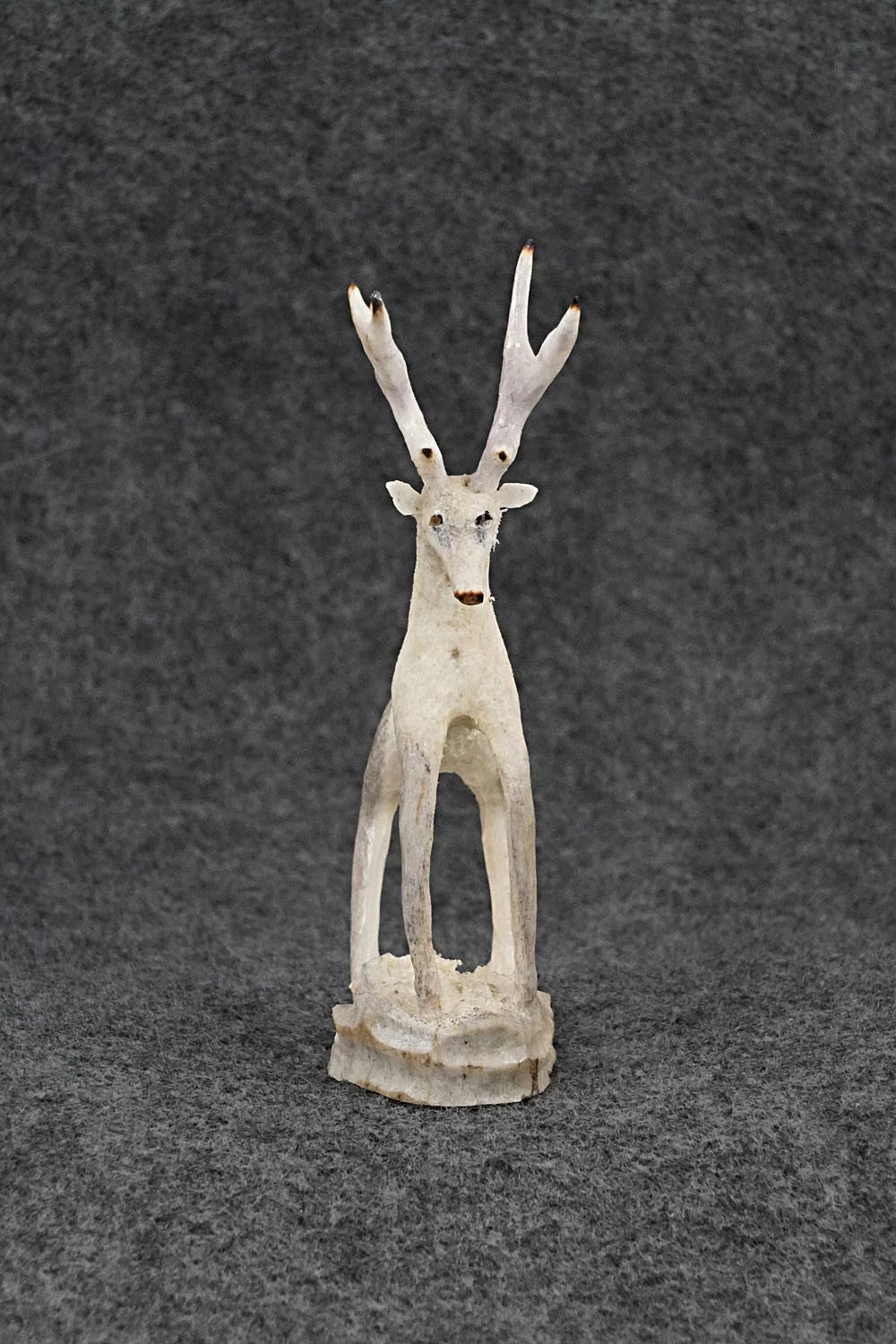 Deer Zuni Fetish Carving - Ruben Najara