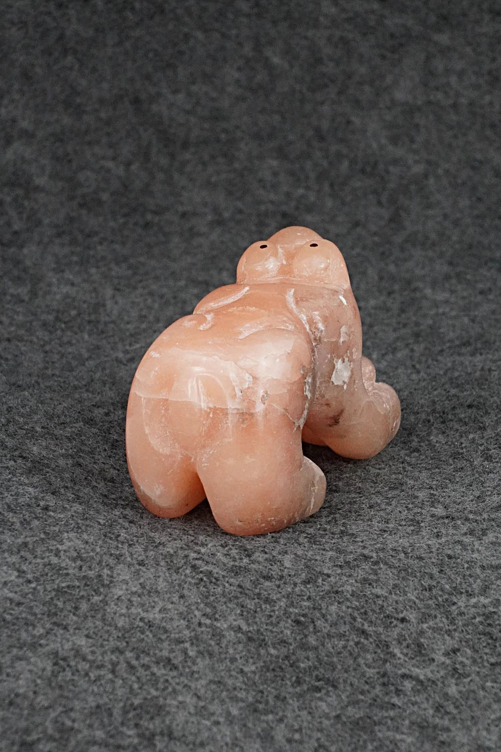 Bear Zuni Fetish Carving - Rick Kallestewa