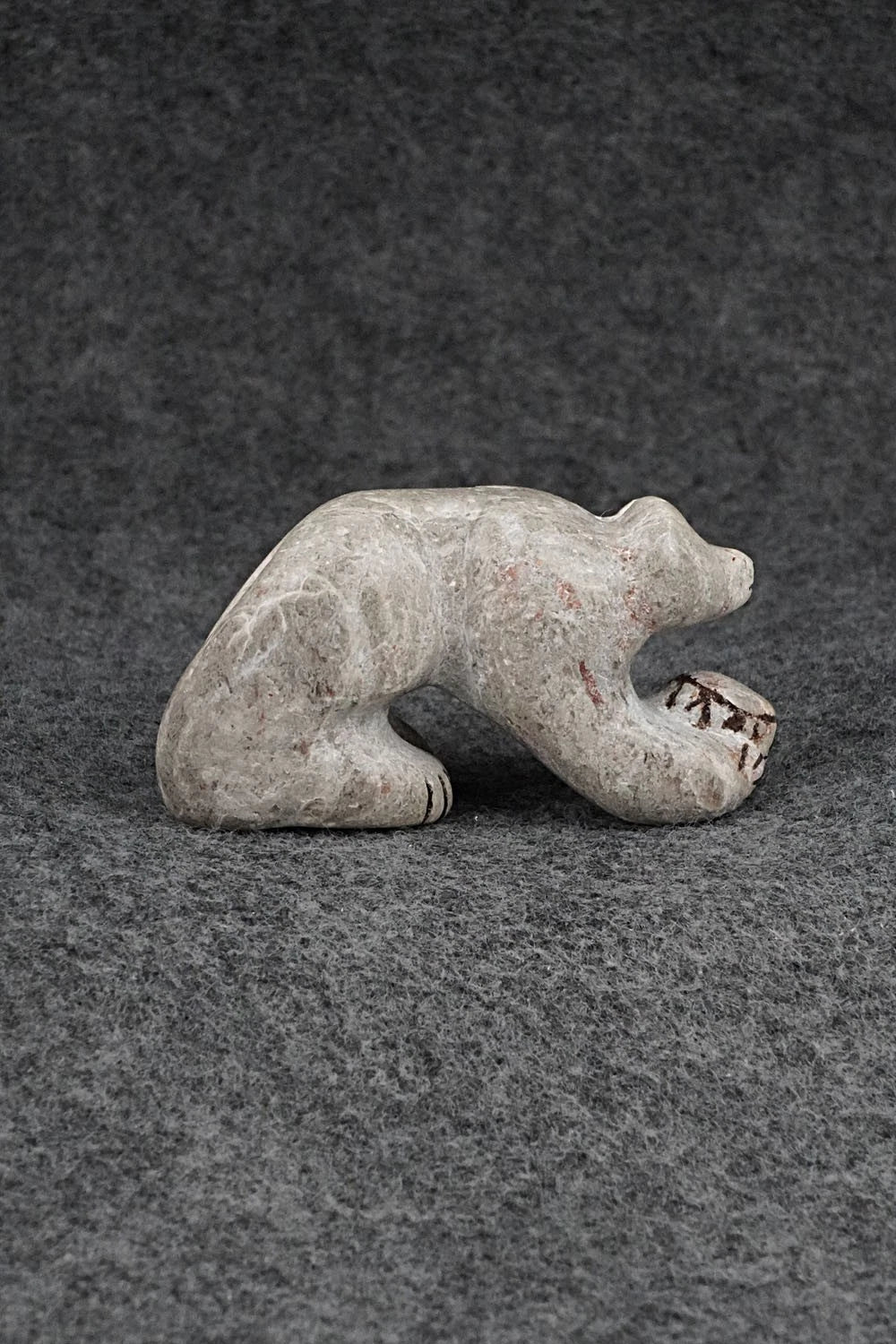 Bear Zuni Fetish Carving - Rick Kallestewa