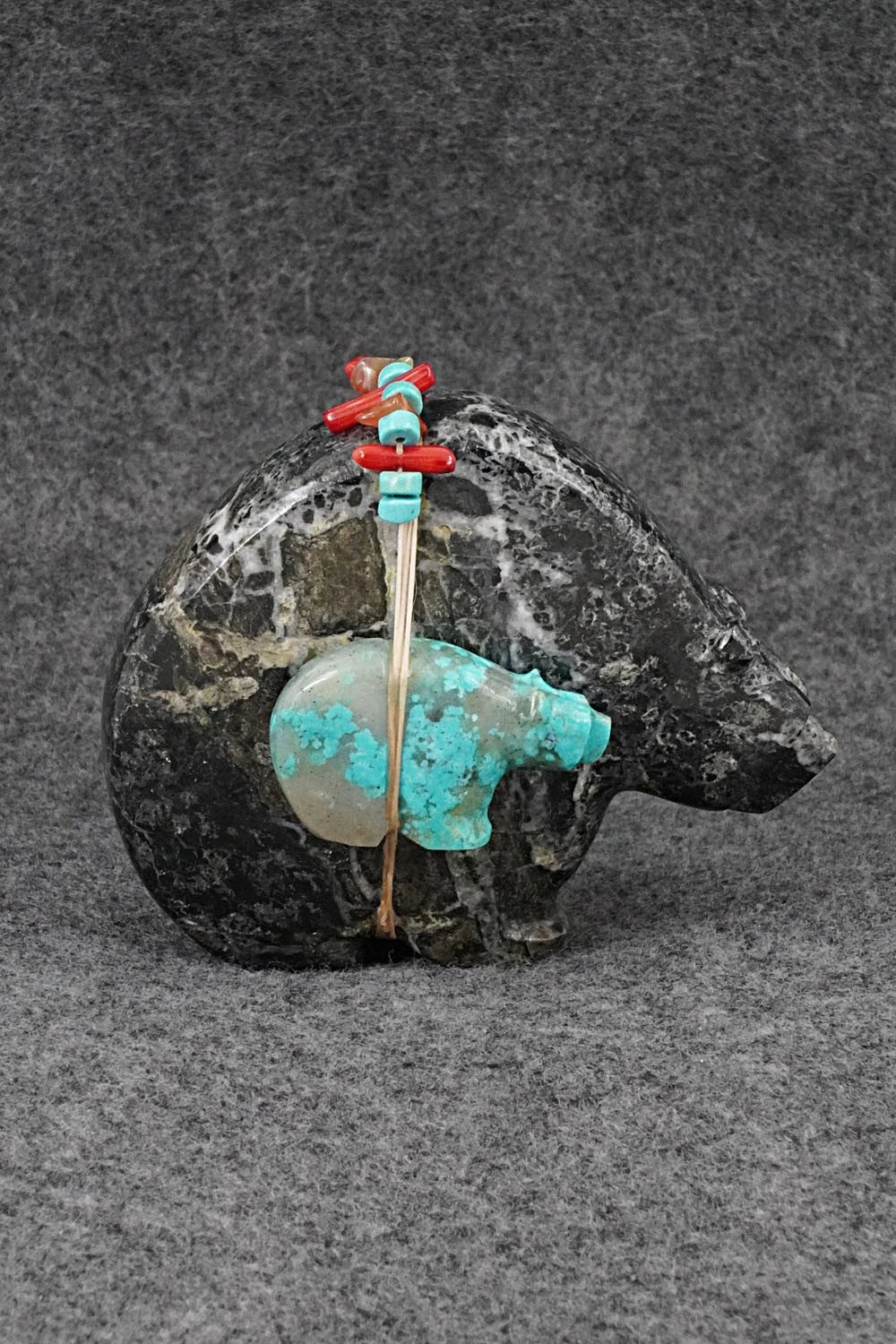Bear Zuni Fetish Carving - Farlan & Paulette Quam