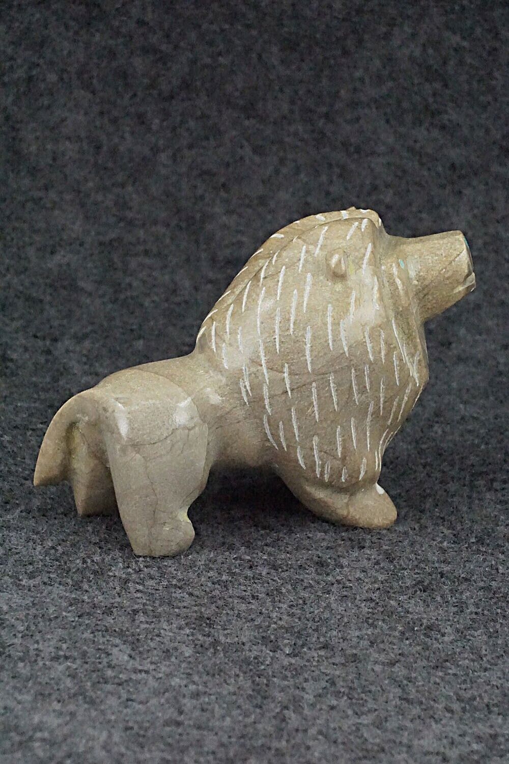 Lion Zuni Fetish Carving - Enrike Leekya