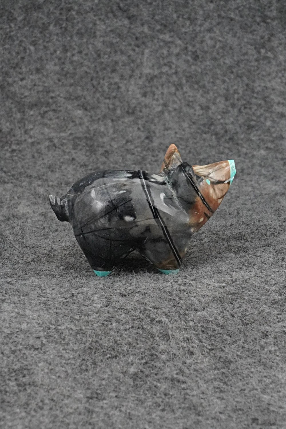 Pig Zuni Fetish Carving - Enrike Leekya