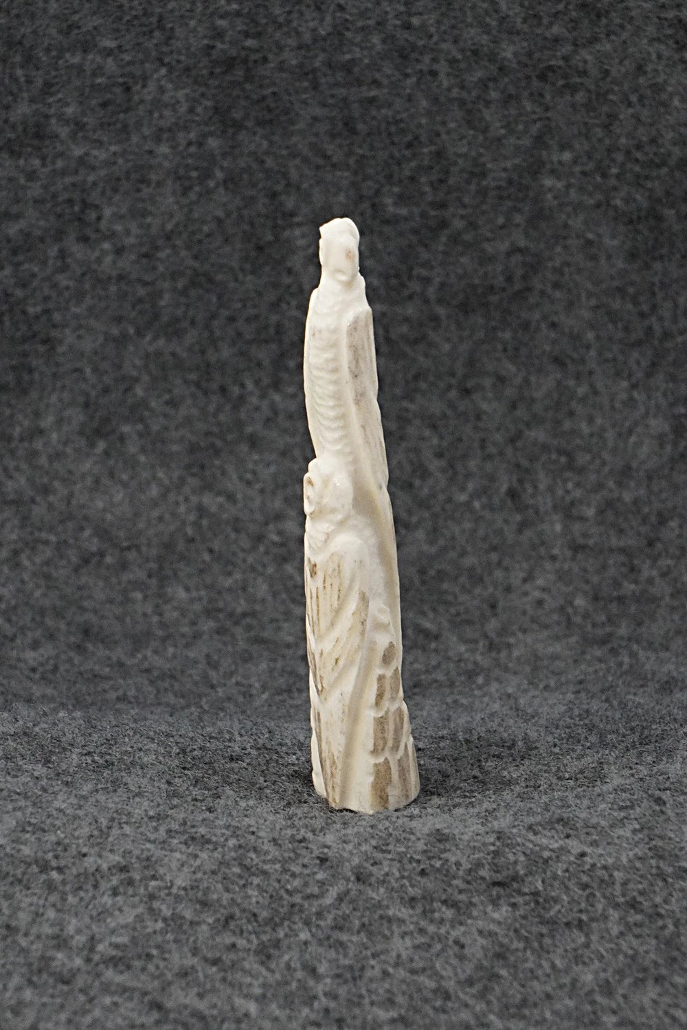 Parrot Zuni Fetish Carving - Maxx Laate