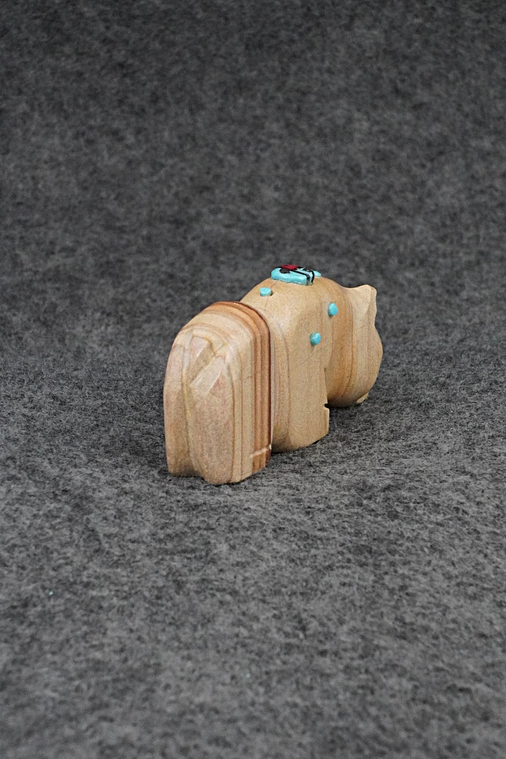 Bear Zuni Fetish Carving - Danette Laate
