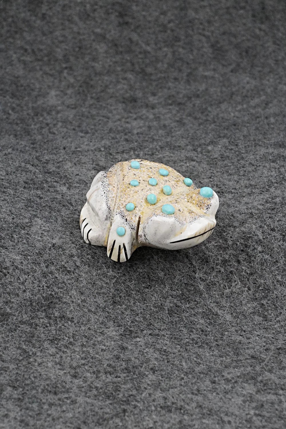 Frog Zuni Fetish Carving - Claudia Peina
