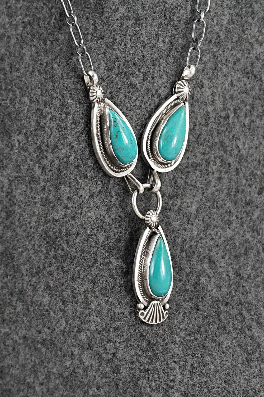Turquoise & Sterling Silver Necklace - Verley Betone