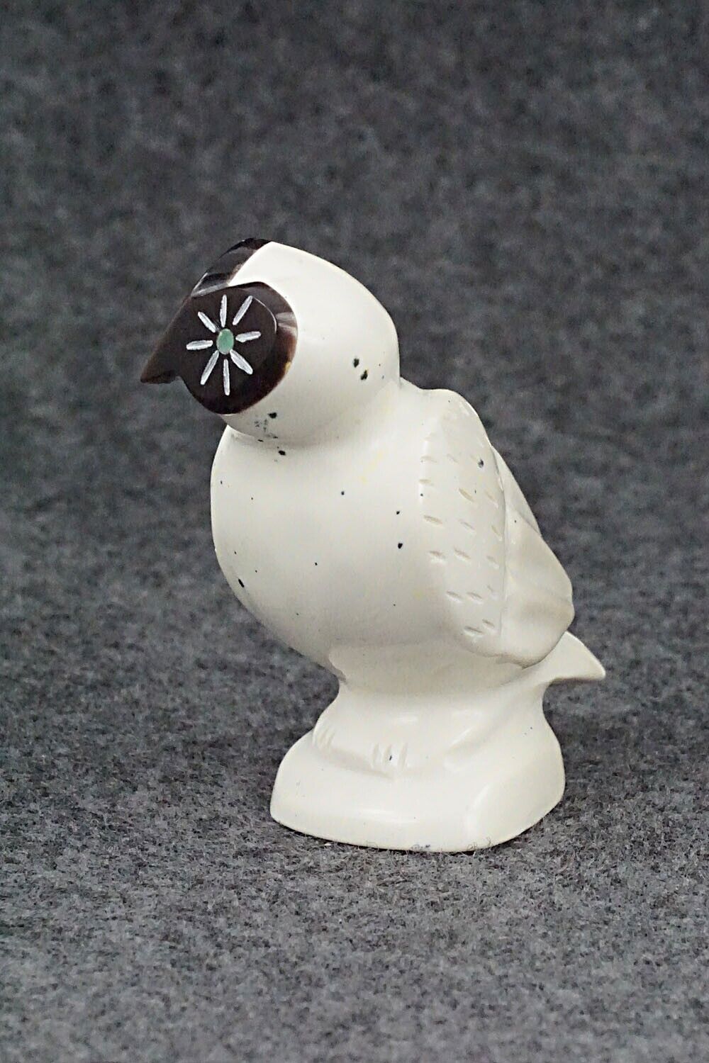 Owl Zuni Fetish Carving - Enrike Leekya