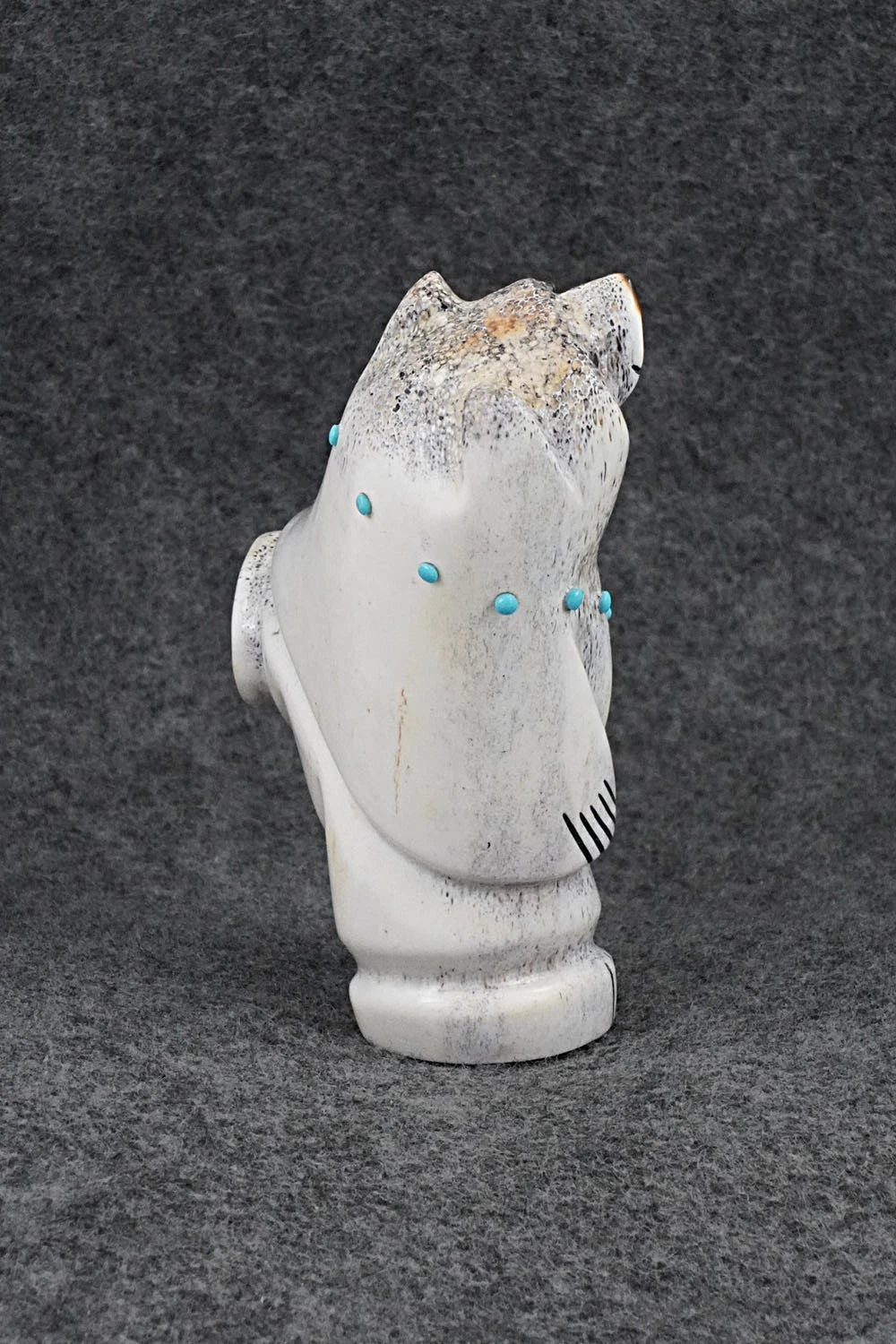Bear Zuni Fetish Carving - Claudia Peina