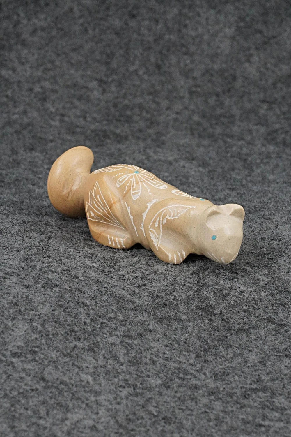 Mountain Lion Zuni Fetish Carving - Adrian Cachini