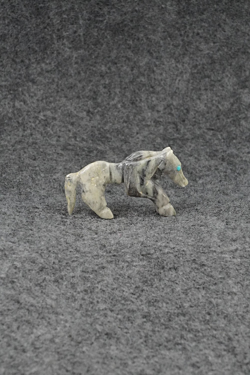 Horse Zuni Fetish Carving - Jonas Hustito
