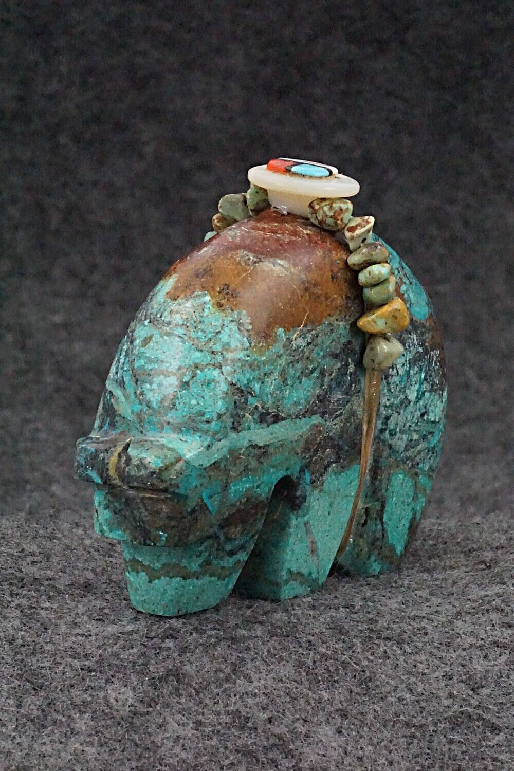 Bear Zuni Fetish Carving - Bernard Laiwakete