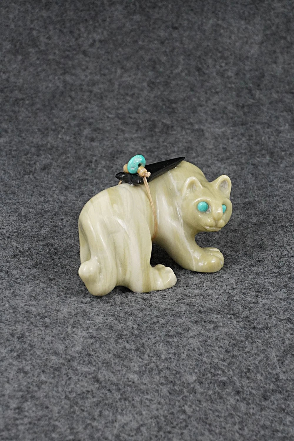 Mountain Lion Zuni Fetish Carving - Albert Eustace