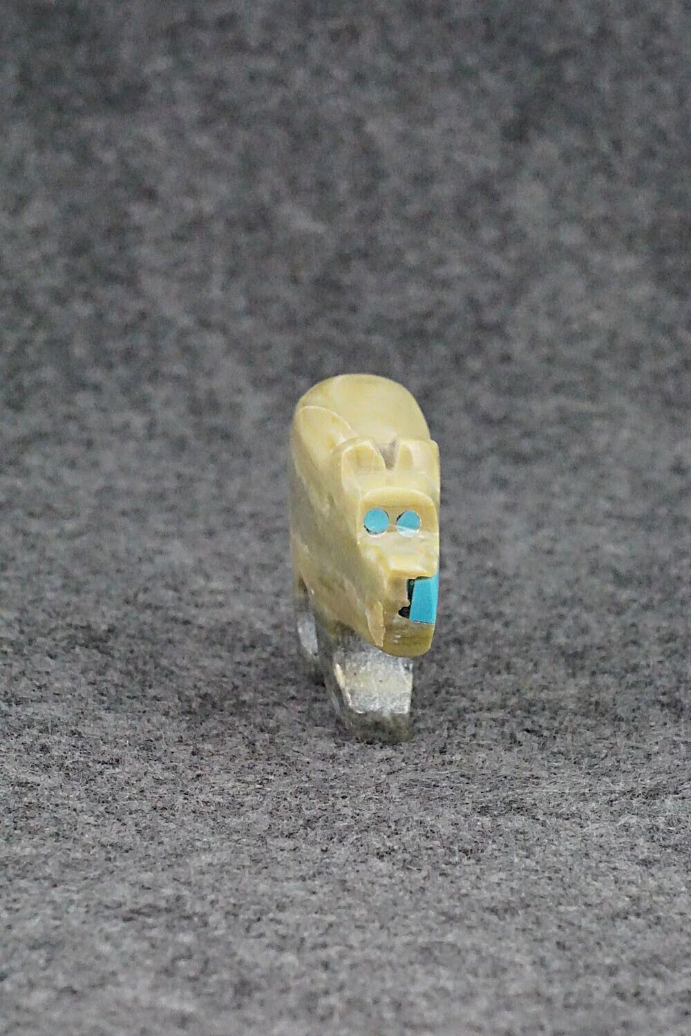 Bear Zuni Fetish Carving - Bernard Laiwakete