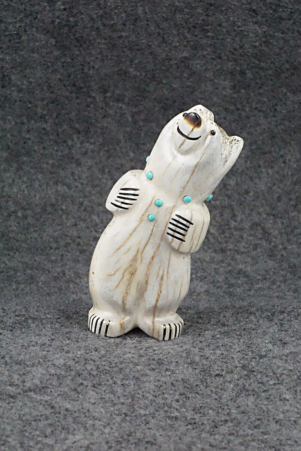 Bear Zuni Fetish Carving - Claudia Peina