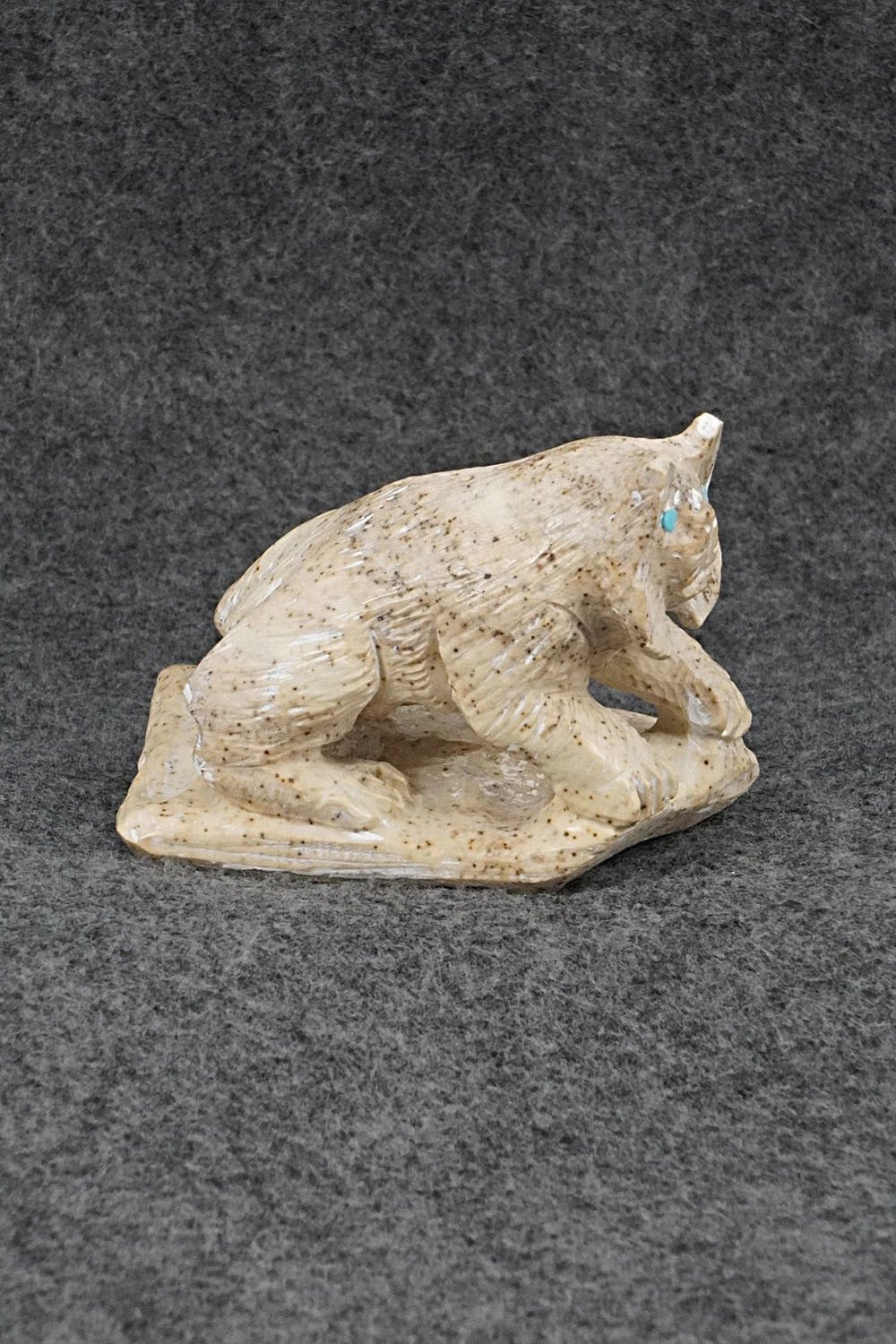 Bobcat Zuni Fetish Carving - Derrick Kammasee