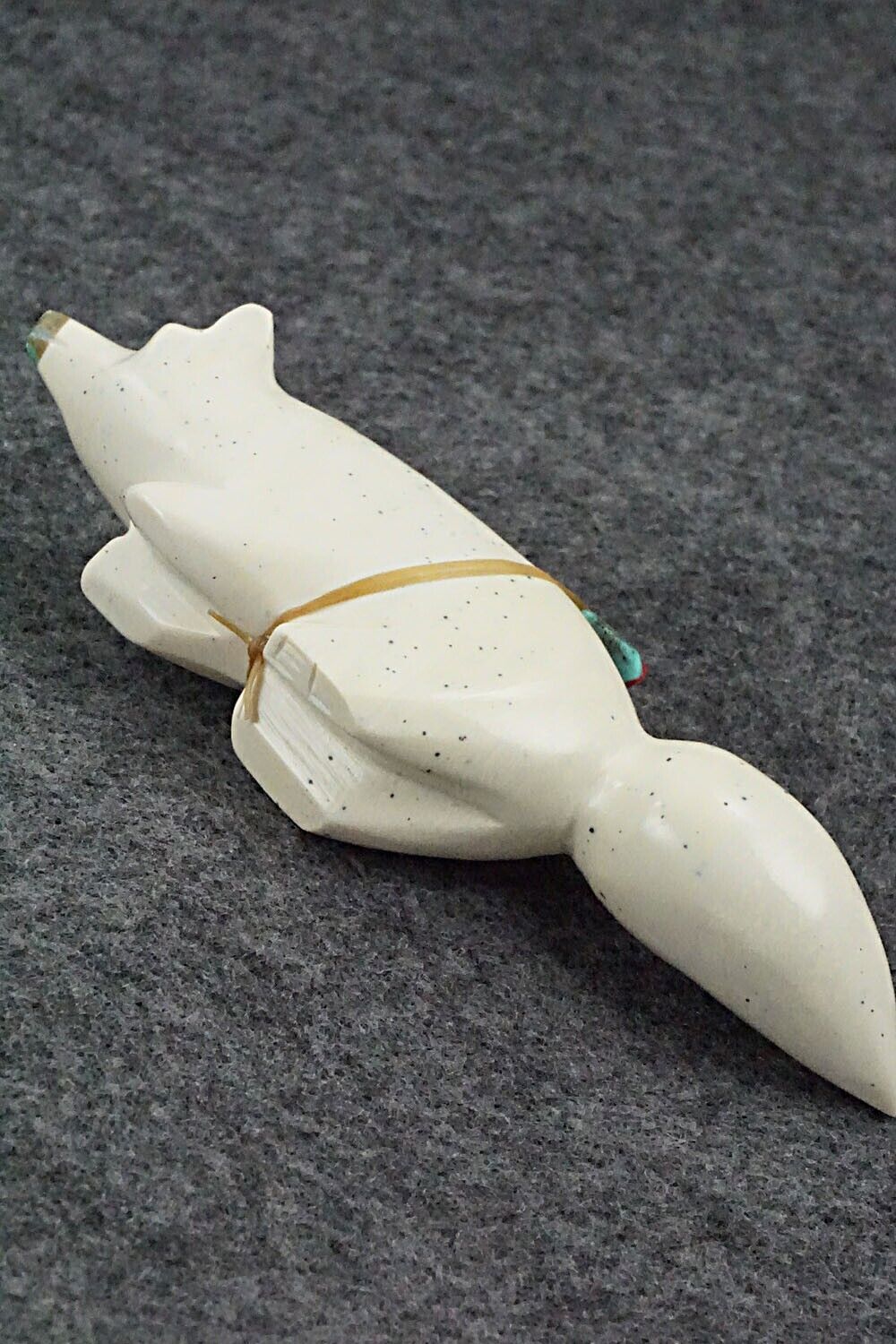 Wolf Zuni Fetish Carving - Enrike Leekya
