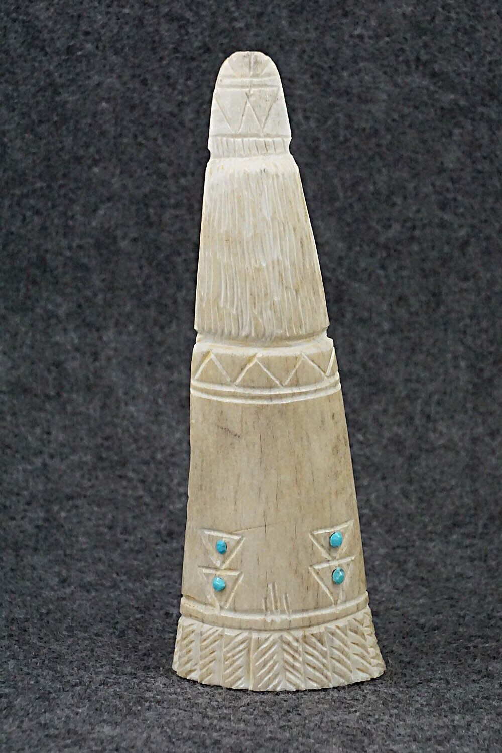 Corn Maiden Zuni Fetish Carving - Garrick Weeka