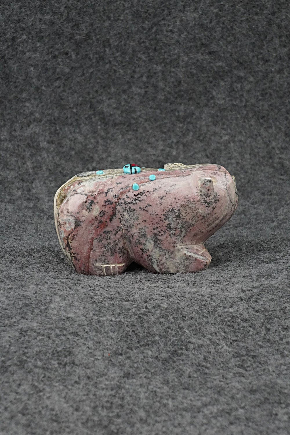 Bear Zuni Fetish Carving - Dannette Laate
