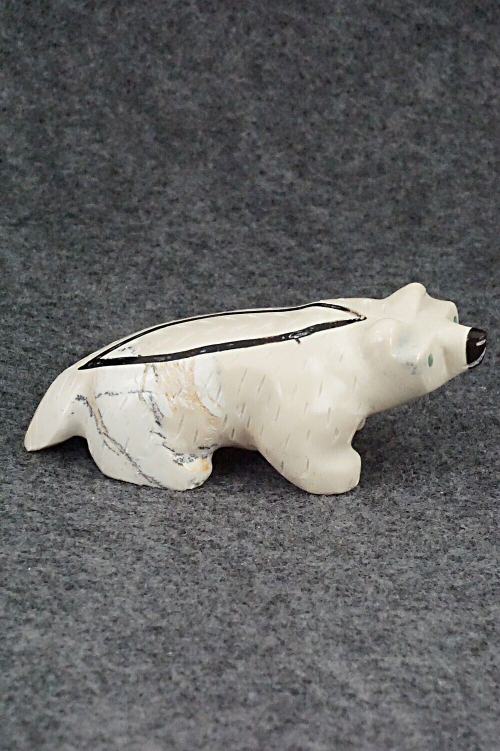 Badger Zuni Fetish Carving - Enrike Leekya