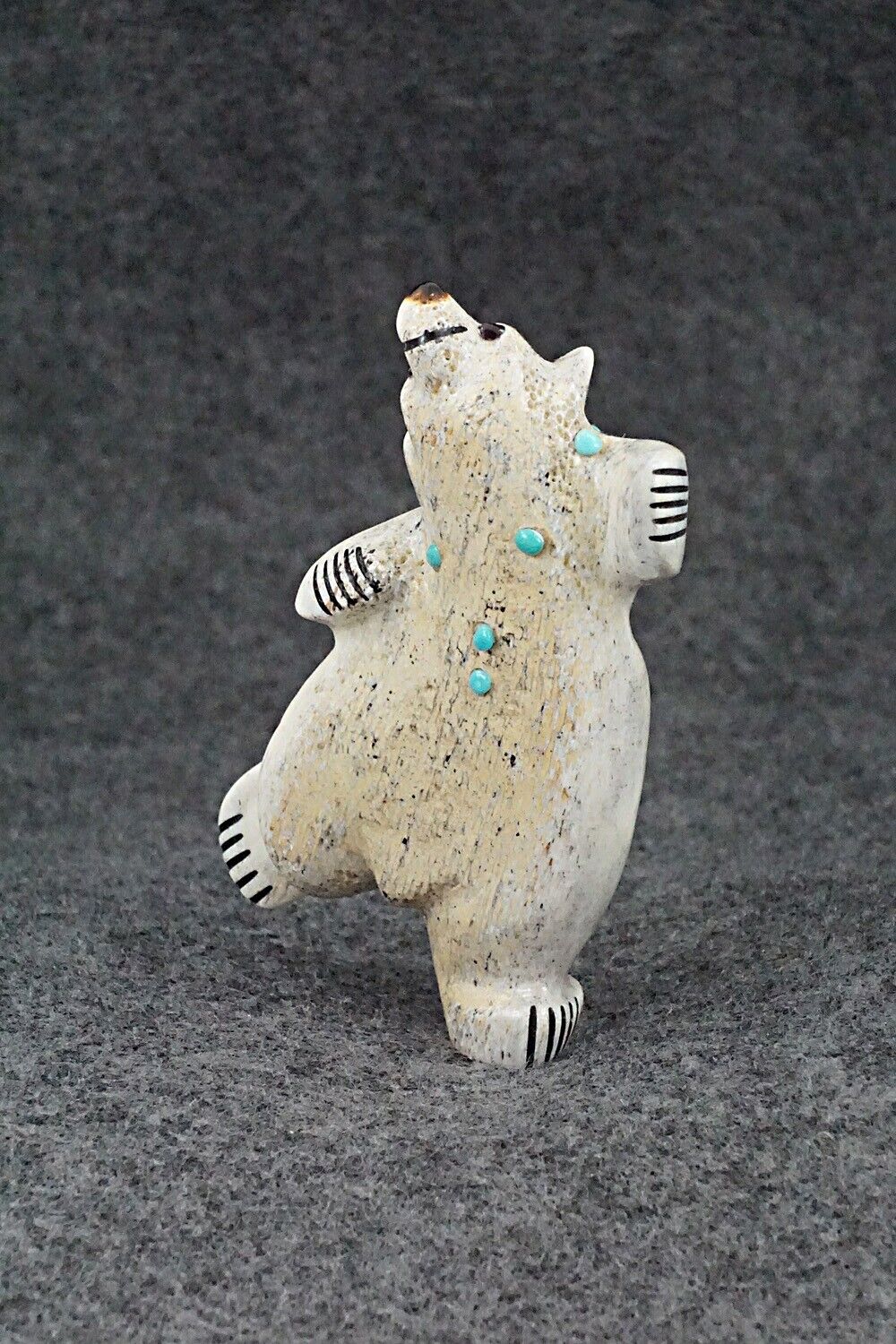 Bear Zuni Fetish Carving - Claudia Peina