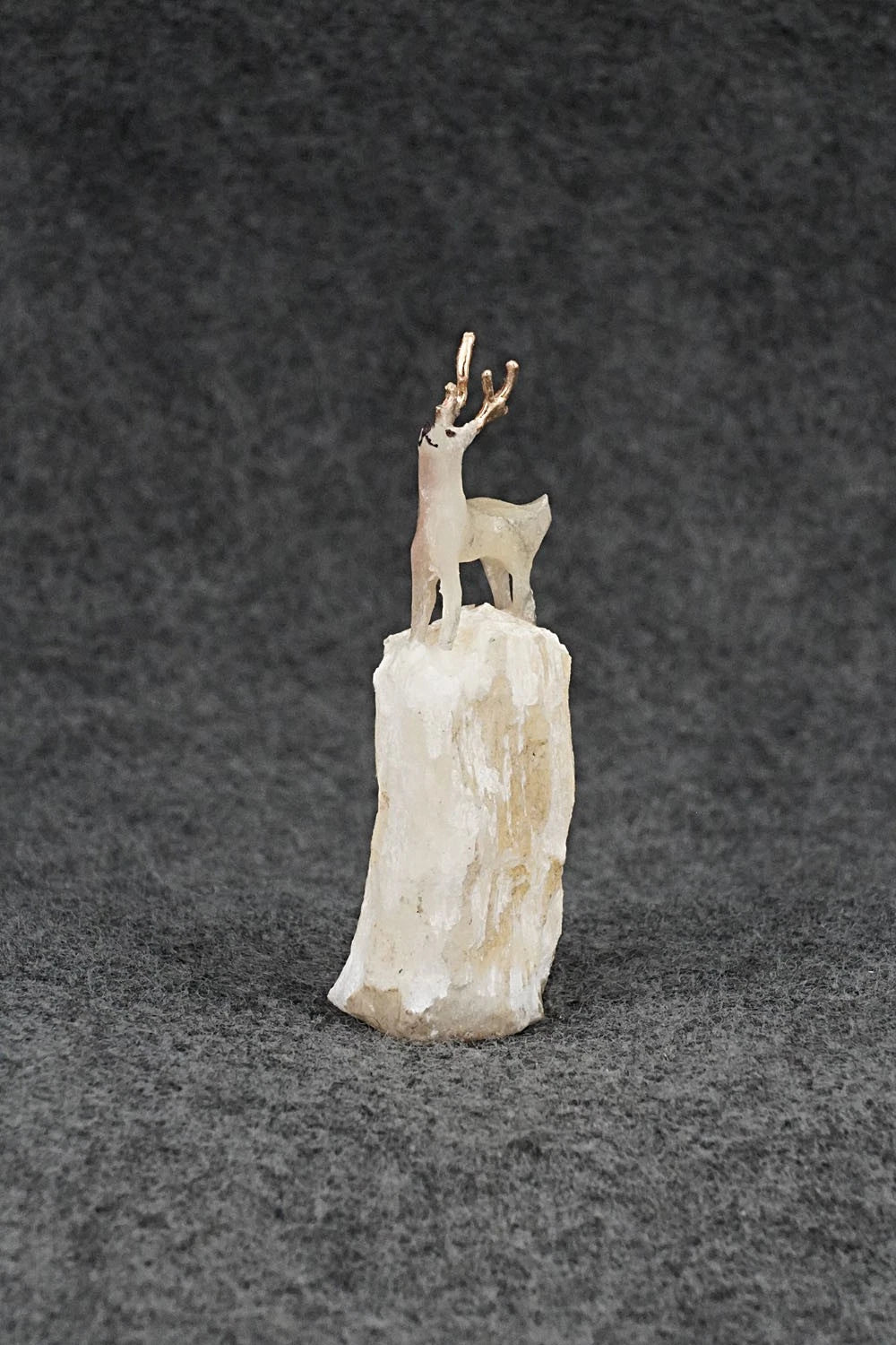 Deer Zuni Fetish Carving - Ruben Najara